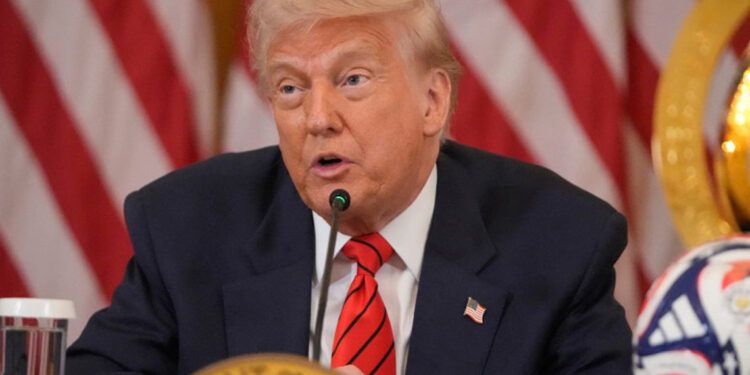 Trump duplicará aranceles al acero y aluminio al 50 %